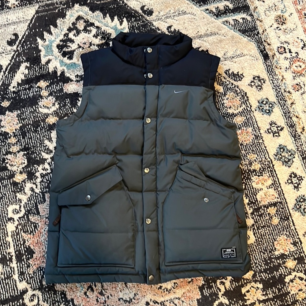 Nike vest